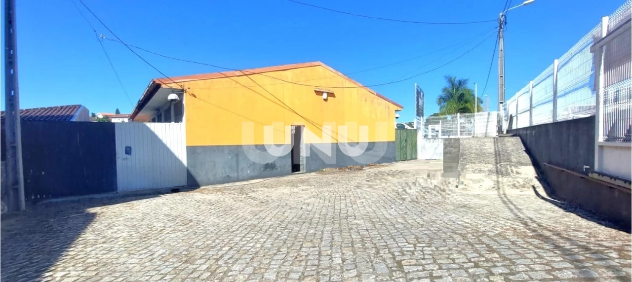  مستودع في Vila de Cucujaes, Portugal 213متر مربع رقم 26182