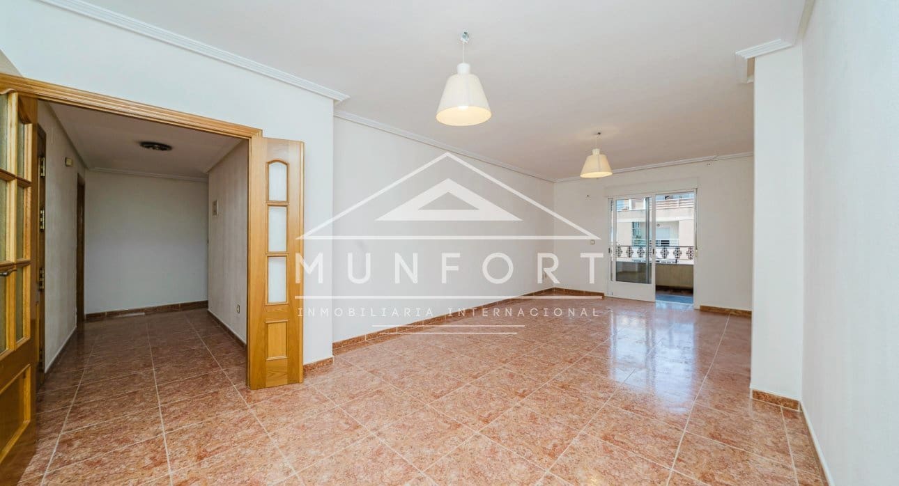 Квартира с 4 спальнями в Аликанте, Испания № 221408