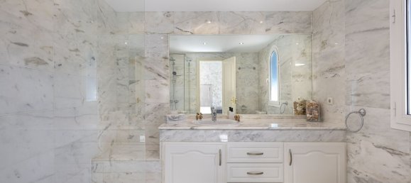 3 bedrooms Penthouse in Marbella, Spain No. 93113 26