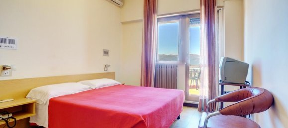 Hotel de 16 dormitorios en Arpino, Italy No. 31221 17