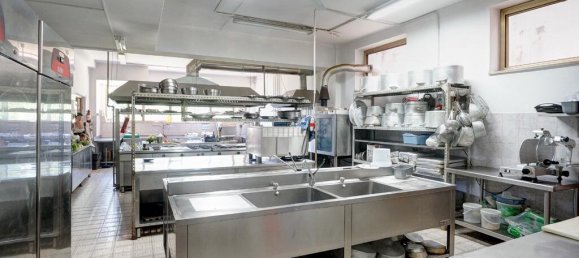 Hotel de 16 dormitorios en Arpino, Italy No. 31221 27