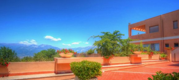 Hotel de 16 dormitorios en Arpino, Italy No. 31221 19