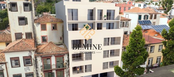 578m² Commercial property in Funchal, Portugal No. 83465 4