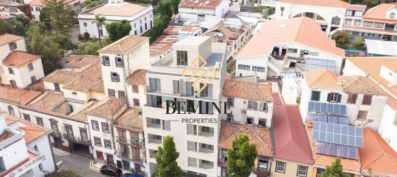 578m² Commercial property in Funchal, Portugal No. 83465 5