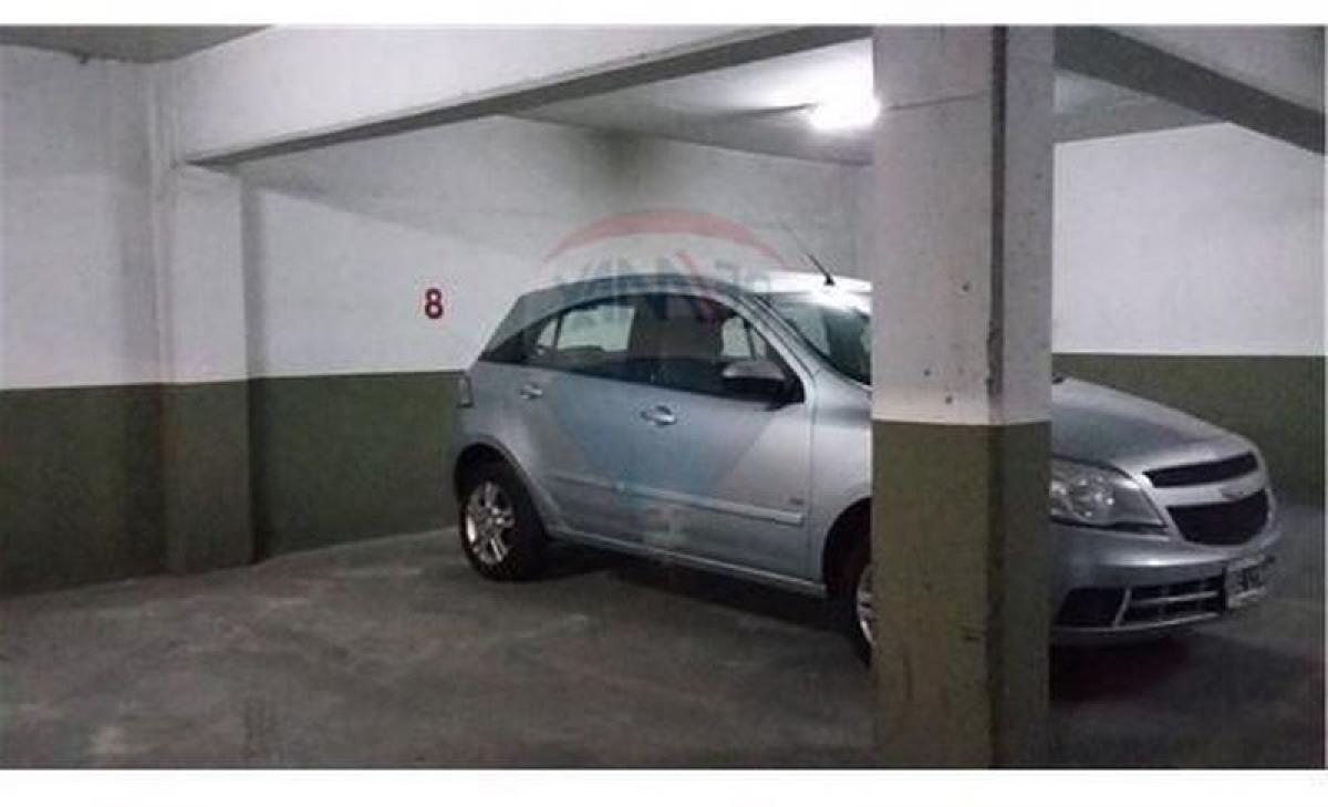 12m² Warehouse in San Isidro, Argentina No. 25961