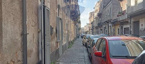3 rooms Apartment in Catania, Italy No. 7297 3