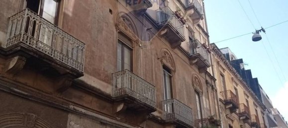 3 rooms Apartment in Catania, Italy No. 7297 2