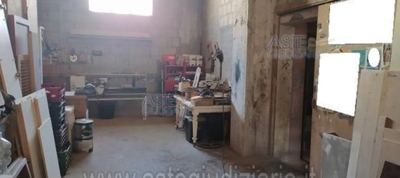 110m² Commercial property in Somma Vesuviana, Italy No. 12488 11