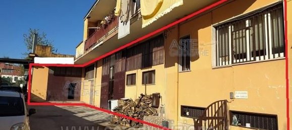 110m² Commercial property in Somma Vesuviana, Italy No. 12488 2