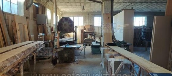 110m² Commercial property in Somma Vesuviana, Italy No. 12488 7