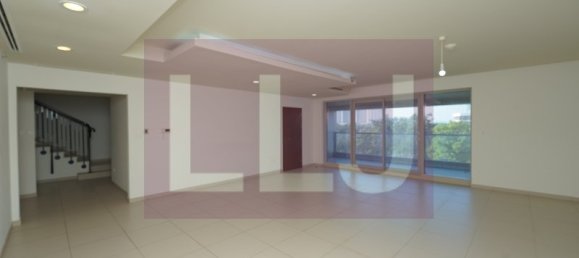 Moradia em banda T3 em Al Reem Island, UAE N.º 34758 5