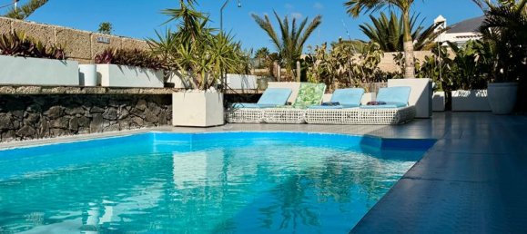 4 bedrooms Villa in Adeje, Spain No. 126321 2