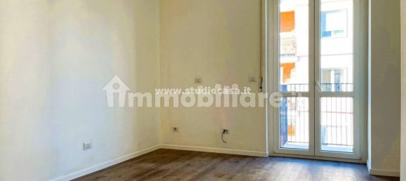 2 bedrooms Apartment in Milan, Italy No. 364947 3