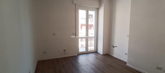 2 bedrooms Apartment in Milan, Italy No. 364947 8