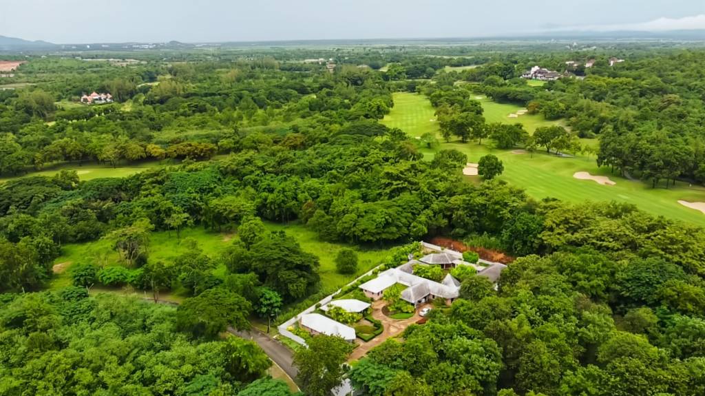 Вилла с 5 спальнями в Ча-ам, Таиланд № 63246