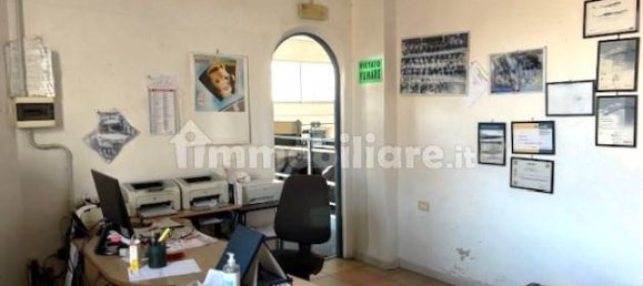 Склад с 2 комнатами в Ливорно, Италия № 278690 3