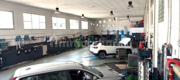 Склад с 2 комнатами в Ливорно, Италия № 278690 2