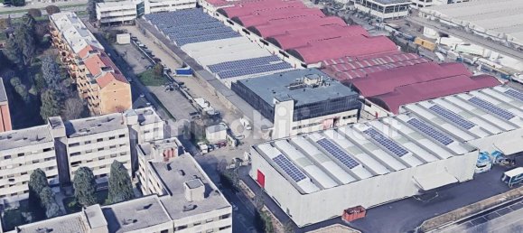 Oficina de 1 habitación en Trezzano sul Naviglio, Italy No. 210559 4