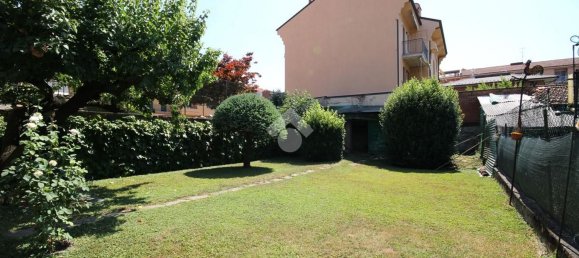 4 rooms House in Alba, Italy No. 277852 2