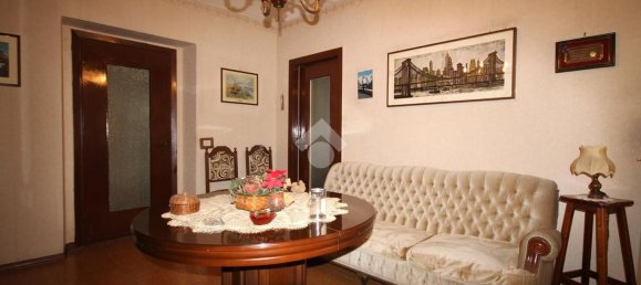 4 rooms House in Alba, Italy No. 277852 8