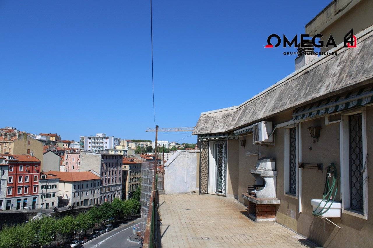 2 chambres Penthouse à Trieste, Italy No. 272212