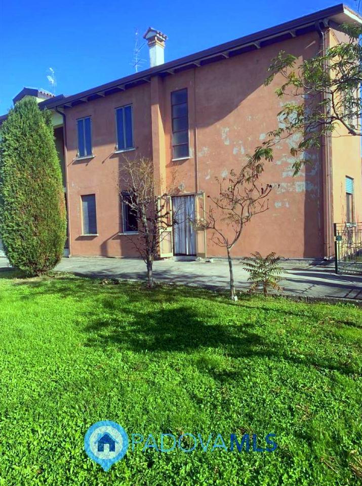 4 rooms Apartment in Teolo, Italy No. 31808