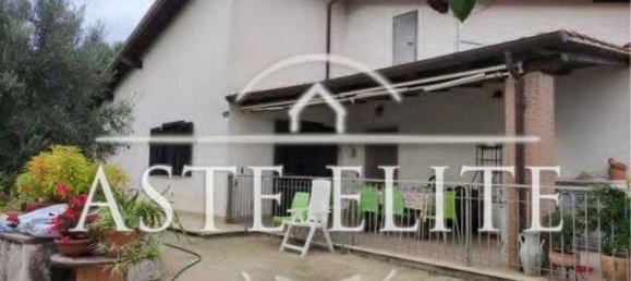 7-Zimmer Villa in Velletri, Italy, Nr. 260038 2