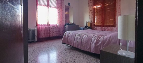 5 rooms Apartment in Macerata, Italy No. 168849 18