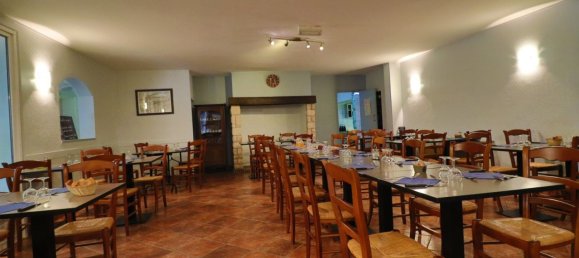 396m² Commercial property in Saint-Gervais-la-Foret, France No. 263188 6