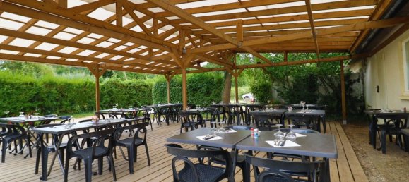 396m² Commercial property in Saint-Gervais-la-Foret, France No. 263188 8