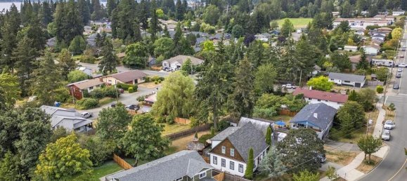 5 bedrooms House in British Columbia, Canada No. 1075 4