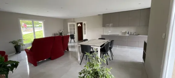 5 bedrooms Villa in Bellerive-sur-Allier, France No. 348194 3