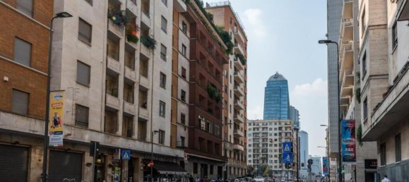 4 Schlafzimmer Wohnung in Milan, Italy, Nr. 381098 6