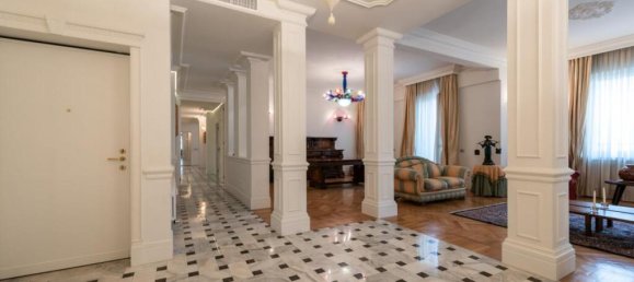 4 Schlafzimmer Wohnung in Milan, Italy, Nr. 381098 8