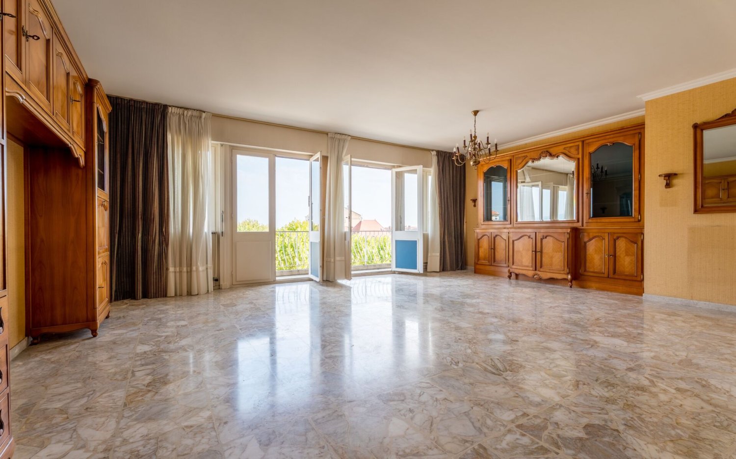 4غرفة شقة في Villefranche-sur-Saone, France رقم 338016