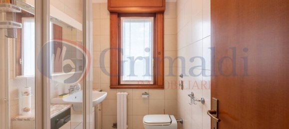 3 bedrooms Apartment in Milan, Italy No. 316902 11