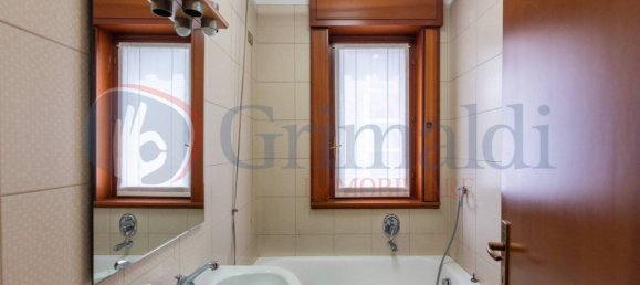 3 bedrooms Apartment in Milan, Italy No. 316902 14
