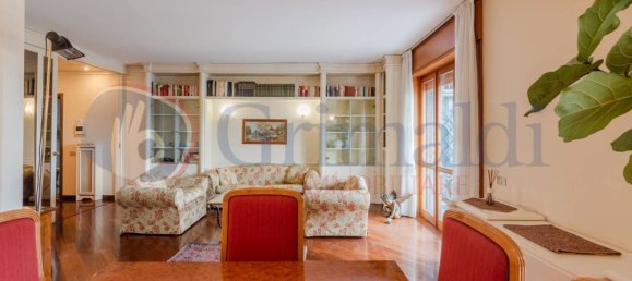 3 bedrooms Apartment in Milan, Italy No. 316902 3