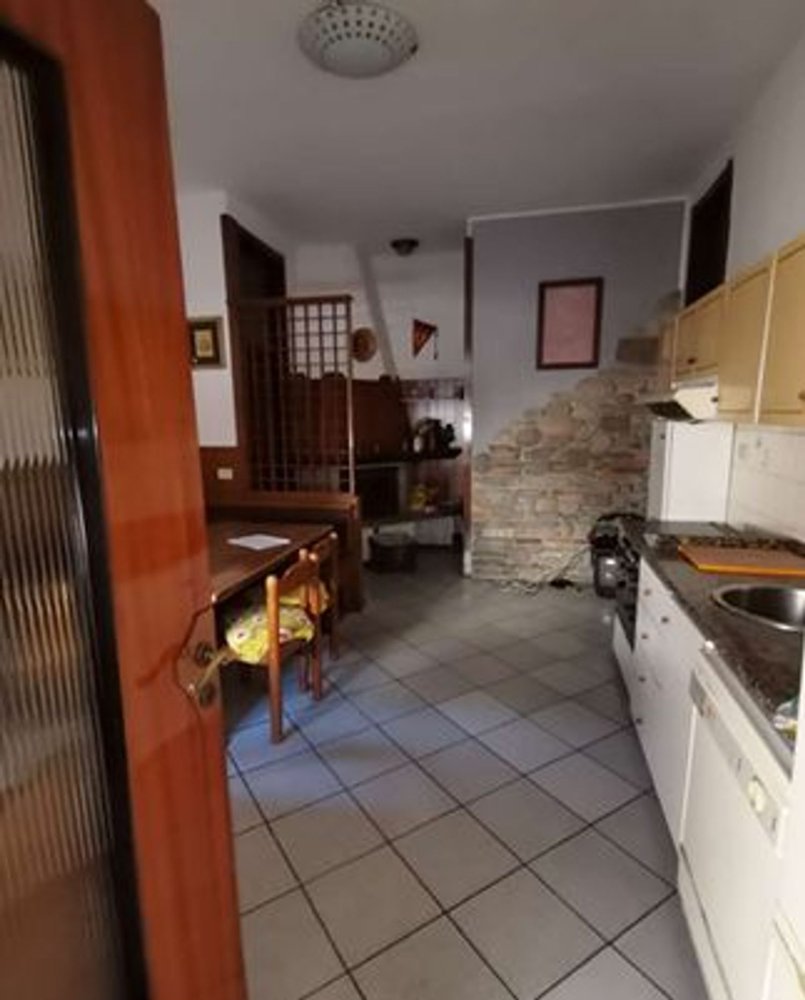 Квартира с 2 комнатами в Макерио, Италия № 8535