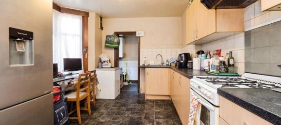 3 bedrooms House in Forest Gate, United Kingdom No. 11413 12