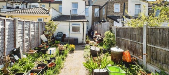 3 bedrooms House in Forest Gate, United Kingdom No. 11413 16