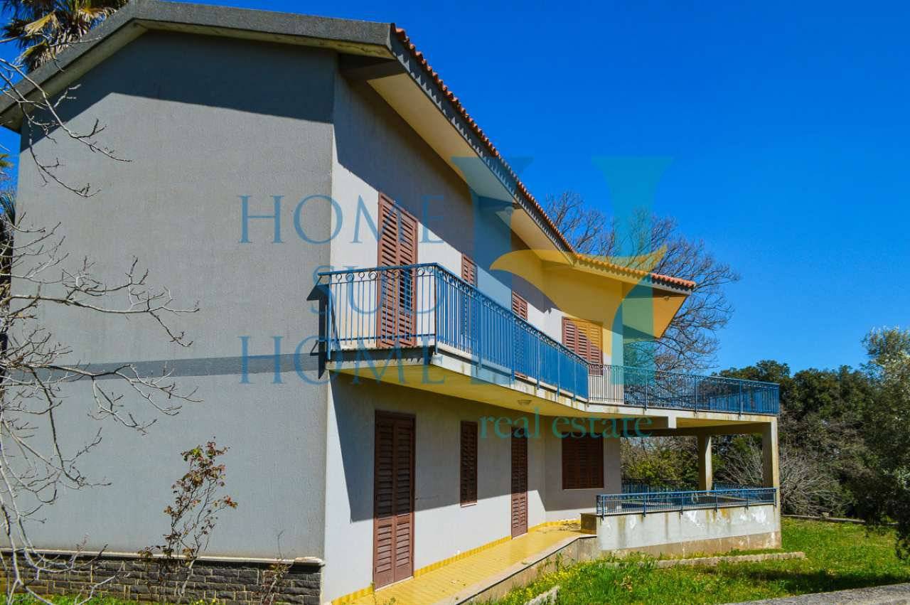 5 rooms Villa in Noto, Italy No. 122867