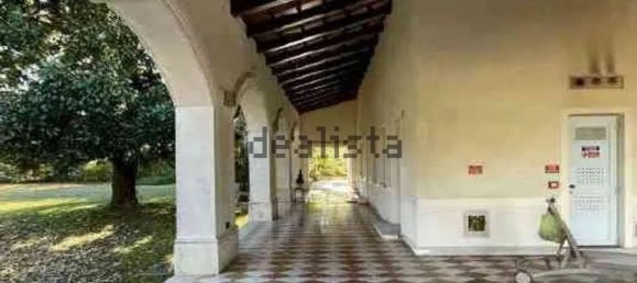 21 room Villa in Mogliano Veneto, Italy No. 111287 3