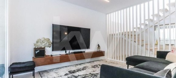 4 chambres Villa à Almada, Portugal No. 71599 12