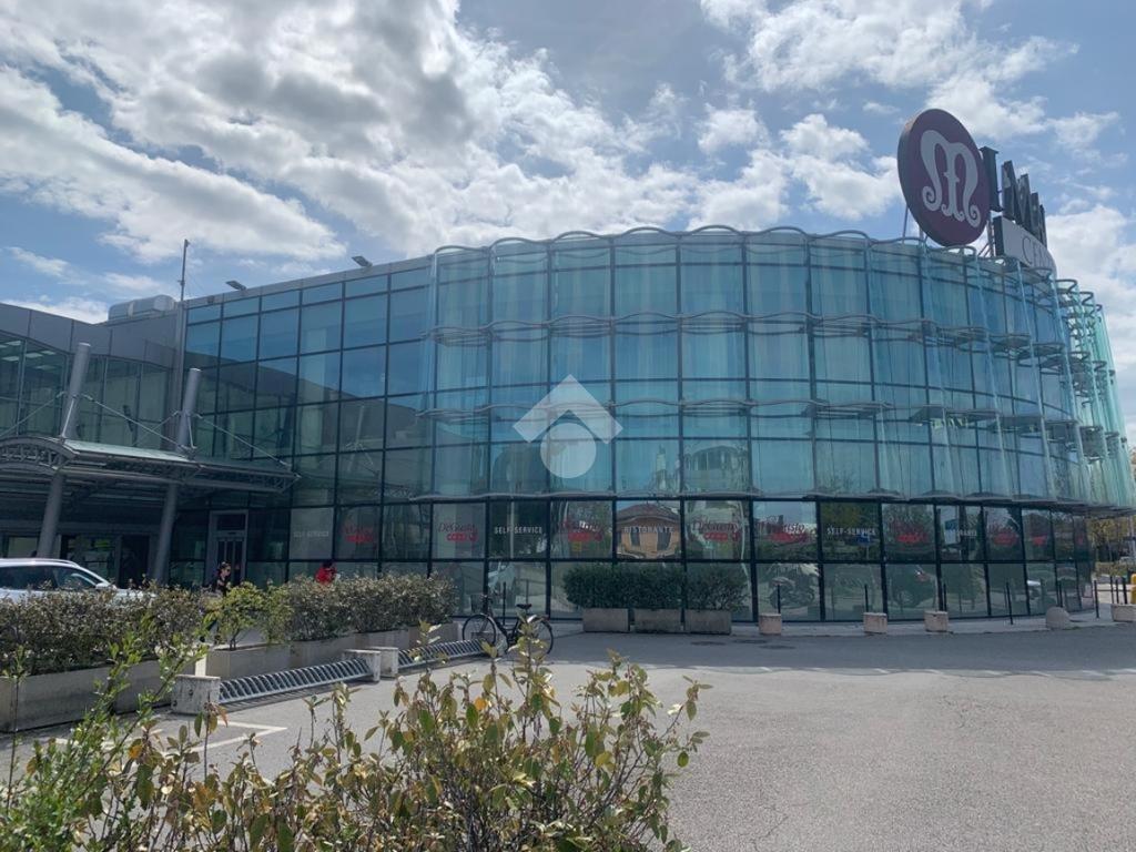 1-Zimmer Gewerbliche Immobilie in Rimini, Italy, Nr. 146651