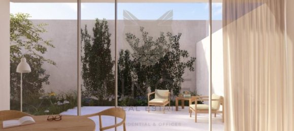 Building in Lisbon, Portugal No. 121678 2