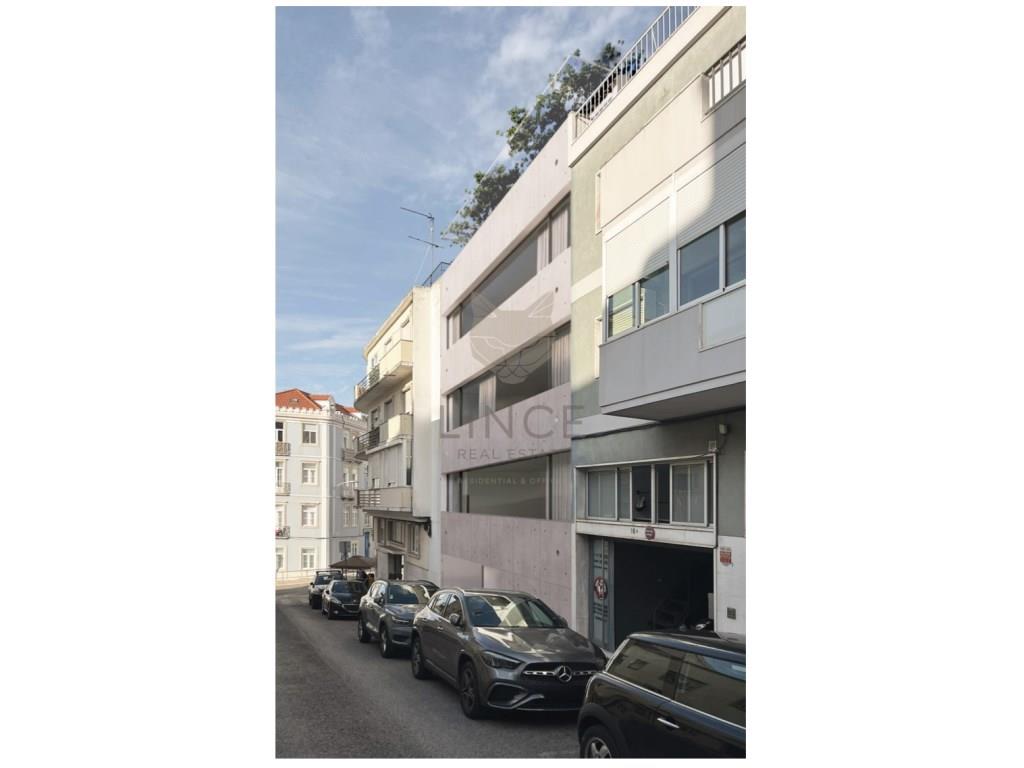  Building in Lisbon, Portugal No. 121678