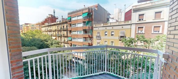 Apartamento de 3 dormitorios en Eixample, Spain No. 169611 13