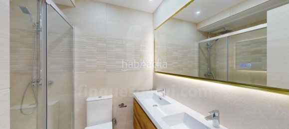 Apartamento de 3 dormitorios en Eixample, Spain No. 169611 23