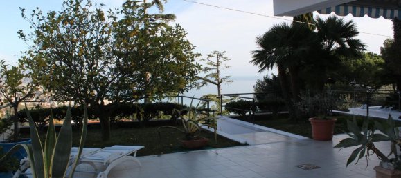 3-salle Appartement à Sanremo, Italy No. 230804 3